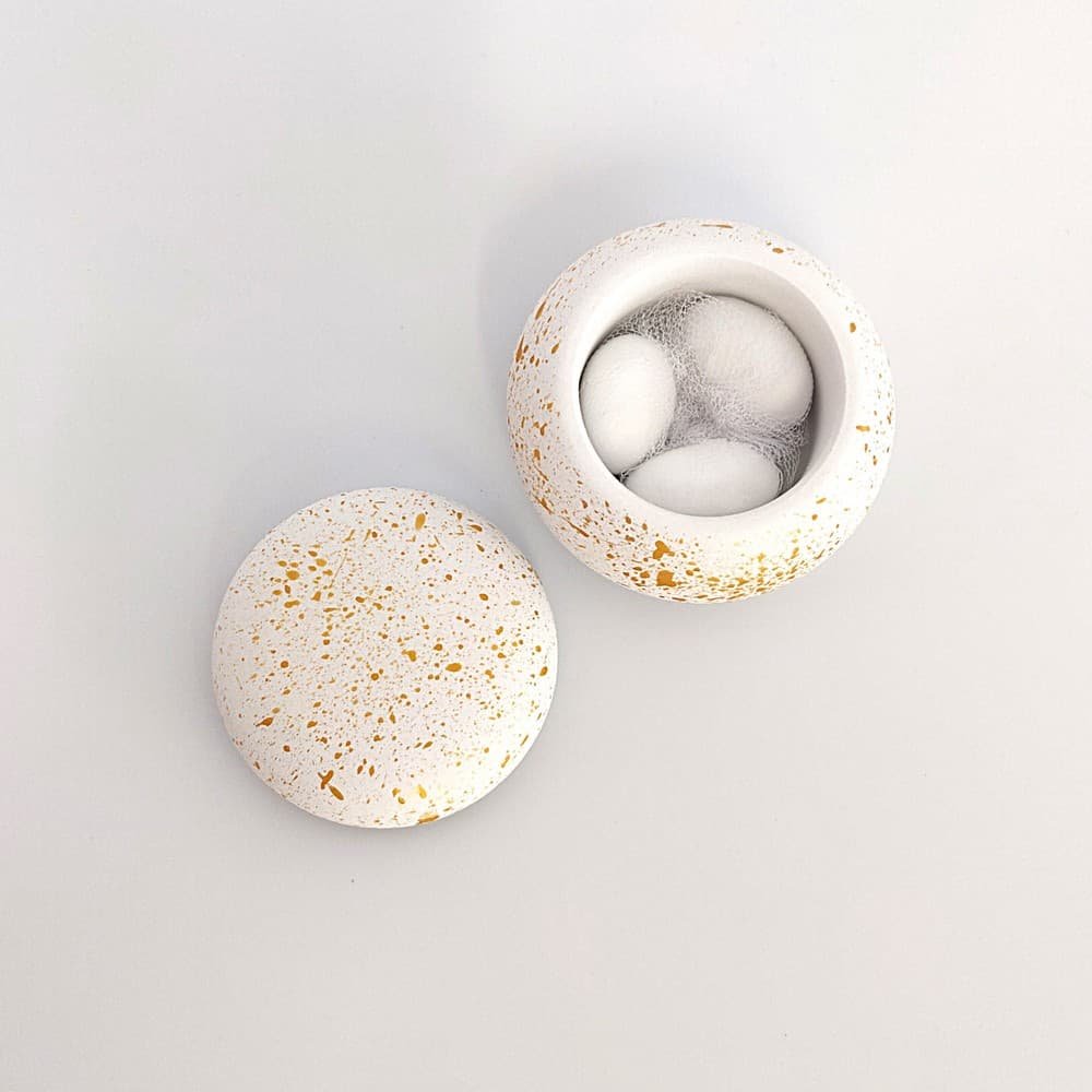 Μπομπονιέρα Γάμου Μπιζουτιέρα Μακαρόν με Χρυσές Πιτσιλιές 2